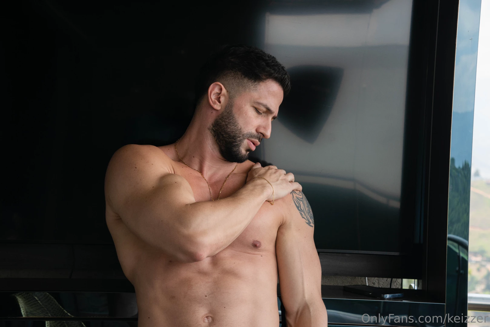 And how about i show you more write to me in dm 