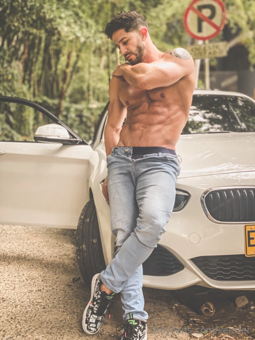 I know you wanna touch me and rub me all over 