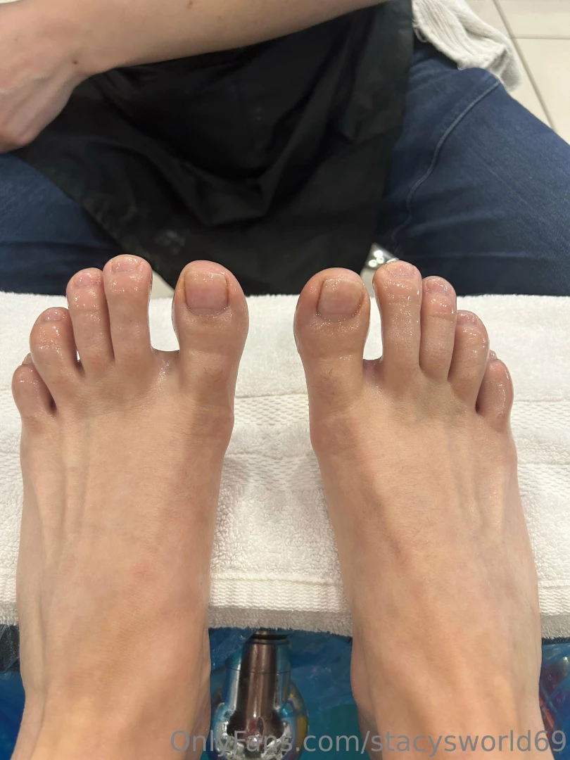 Do you have a foot fetish want to see more fun footage dm me part 1 