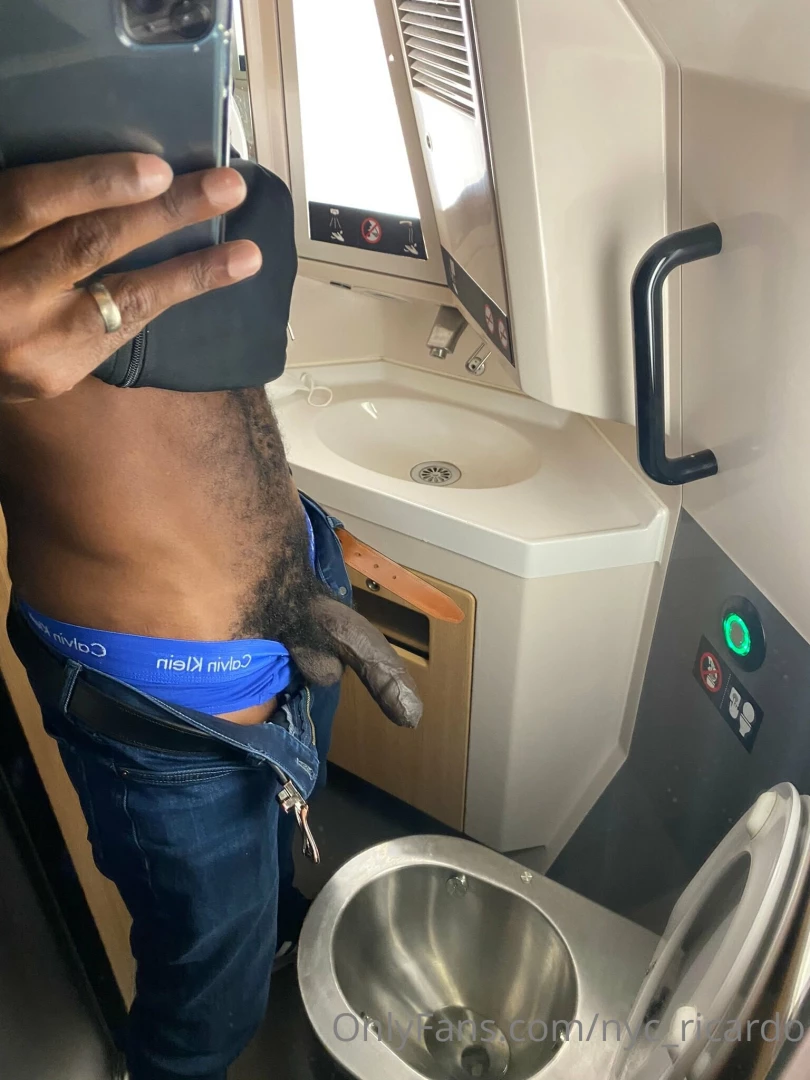 I got horny on the train after seeing a ticket agent walked by in his 