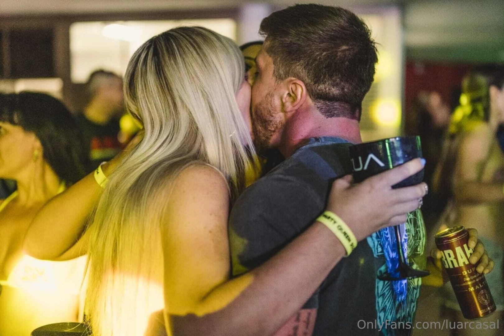 Quem a gosta de um beijo triplo n s adoramos bora who likes a triple 