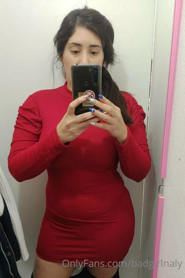 You want to play with me i m here super horny 