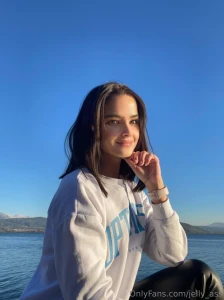 The depraved babe linda_pureee ran away from sch ol and is ready to part 40