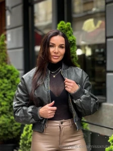 Angelika_peerless is 43 and absolutely irresistible her body language part 124