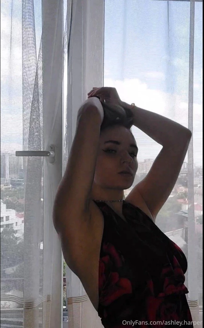 Strip dance for you honey 