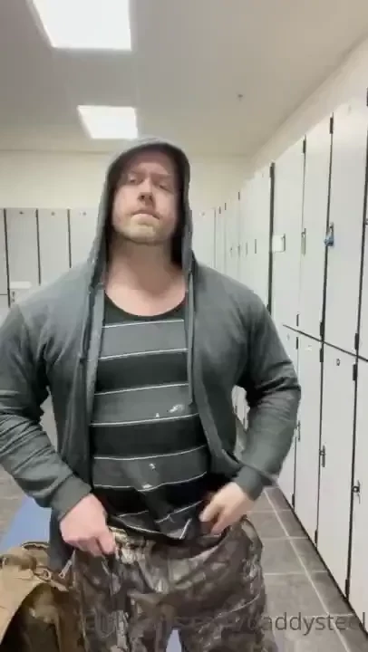 I could ve swore i heard a stampede of fags rushing to the locker room 