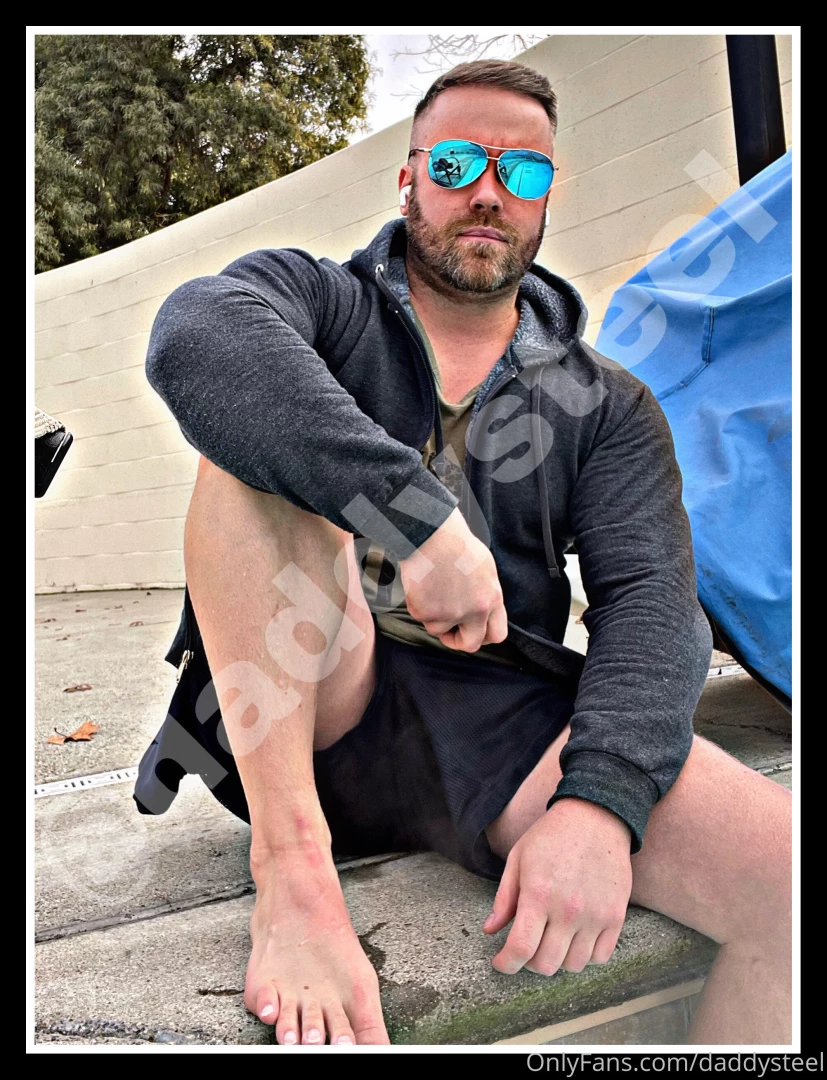 Even in the winter i m relaxing poolside would you expect anything 