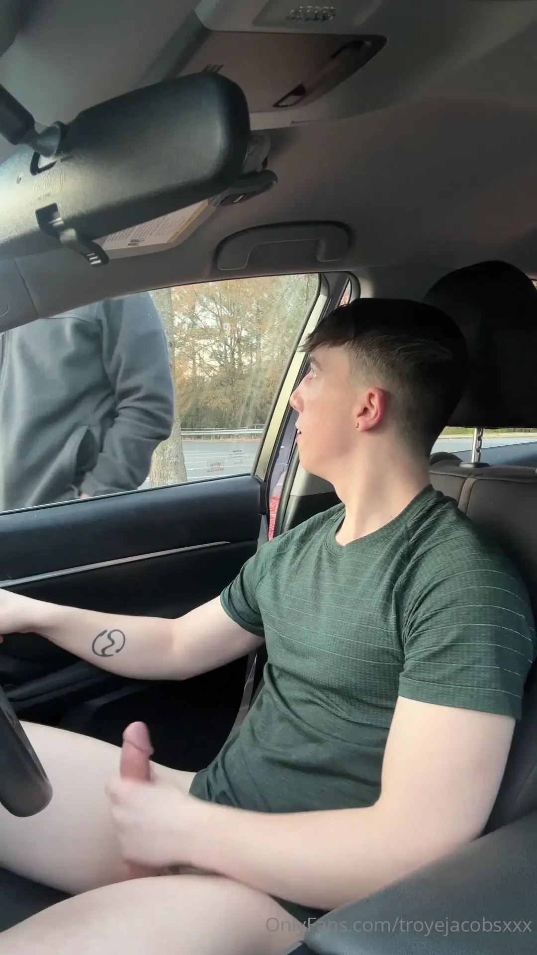 Sucking a hung stranger in a risky parking lot one of my riskiest 