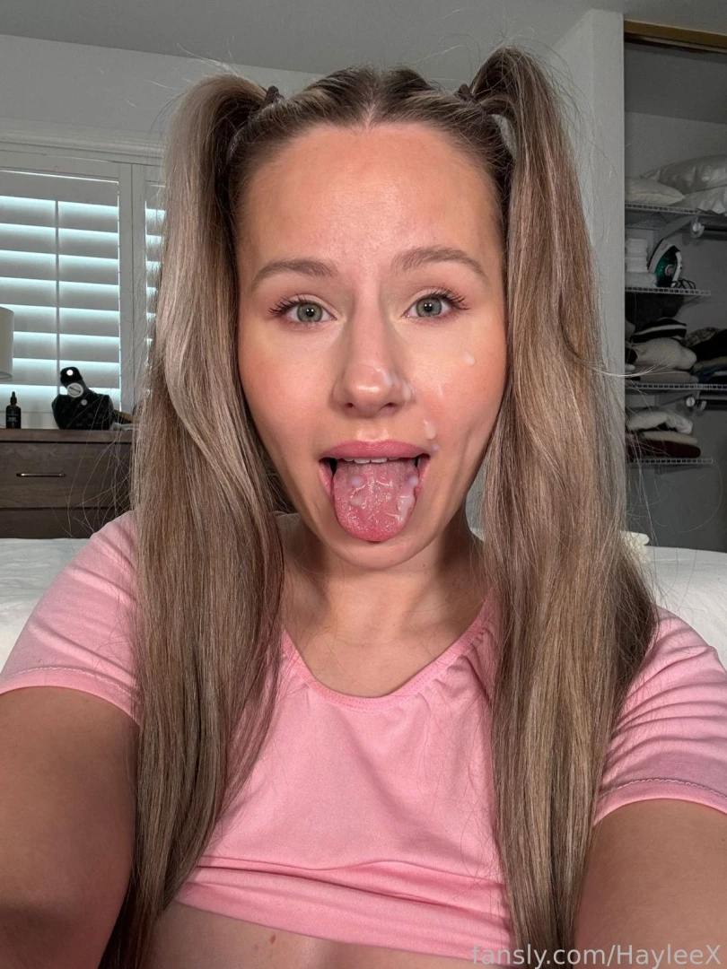 Dump your cum on my tongue and i will swallow like a good girl 