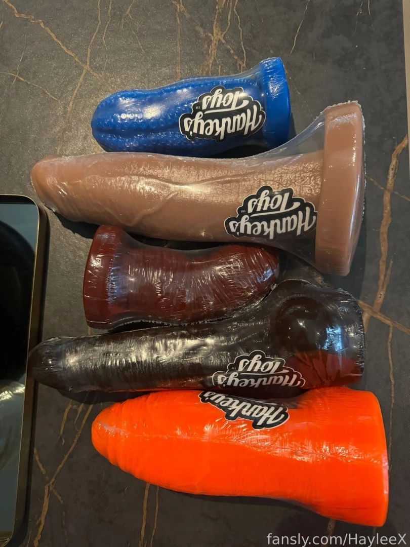 I just received my hankeystoys order which one do you wanna see me 