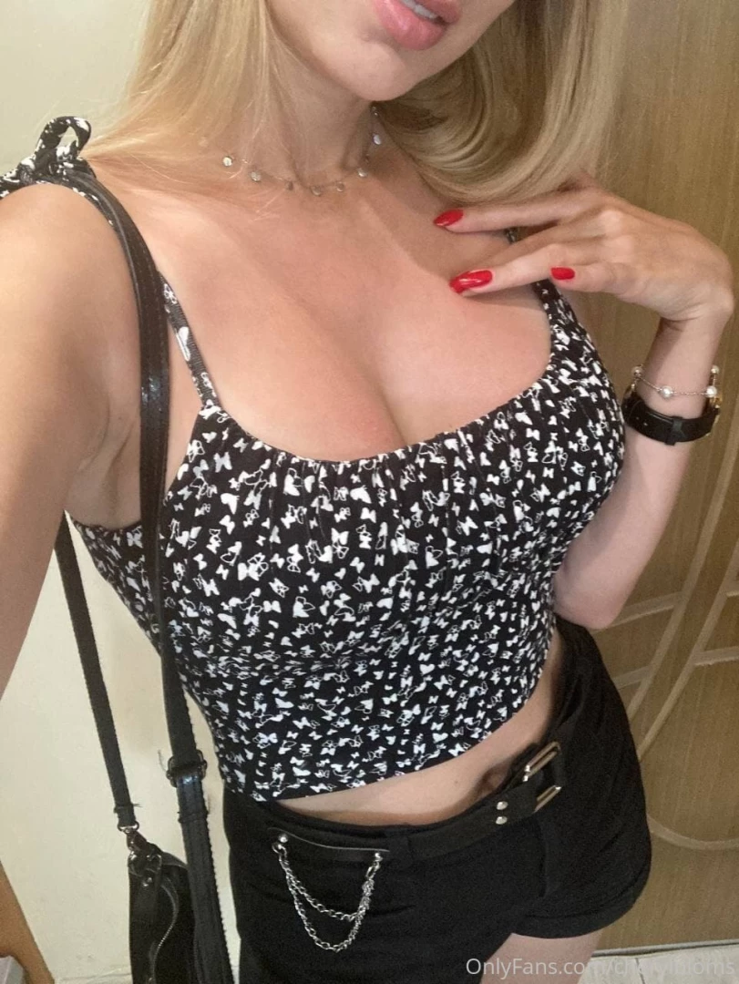 My tongue can tease better than words 