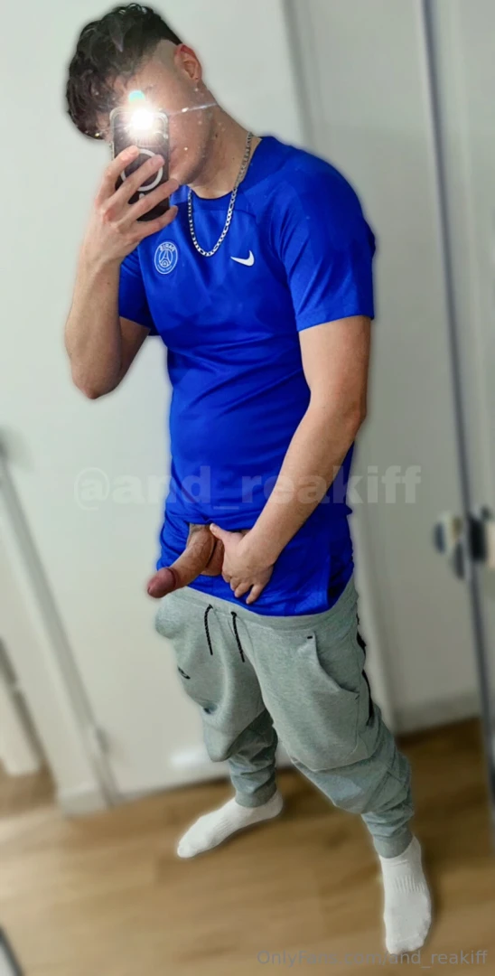 Genoux salope on your knees fag 