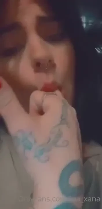 Hi daddy do you want to play with me i m so horny i just wanna finish 