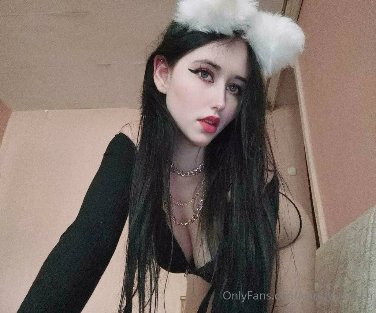 Little dirty miracle_me is looking for a strong dick wanna check her part 12 