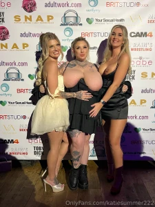 I love having fun with friends ravenouswife robynquinn part 1