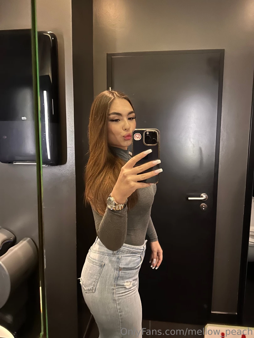 I really like to take pictures of myself 