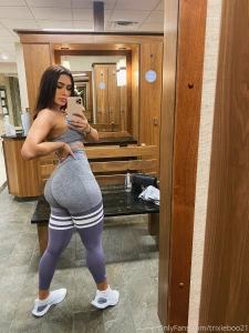 How does my ass look in these leggings part 3