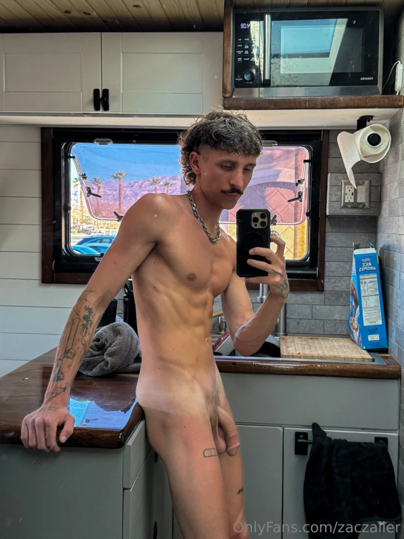 Just dropped this pic like what u see 