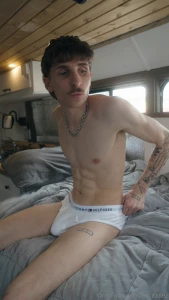 How s your day going taking a break from the truck if you wanna chat i