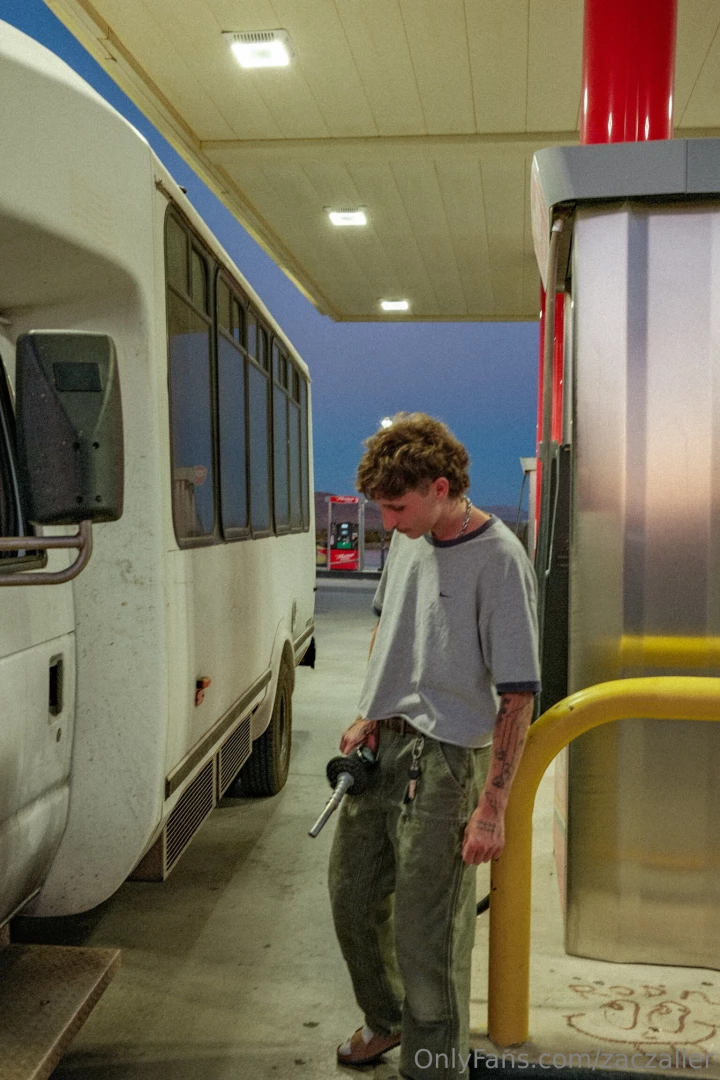 Hey bro want me to pump you 