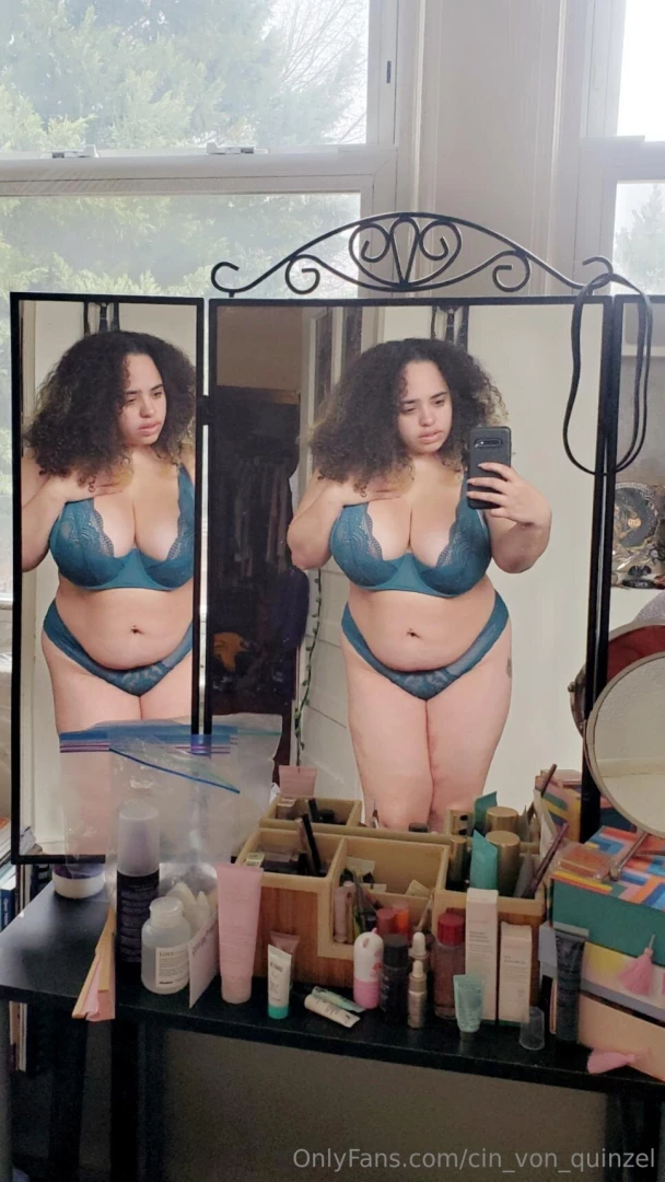 Starting off my week here with some selfies from dc had the part 3 