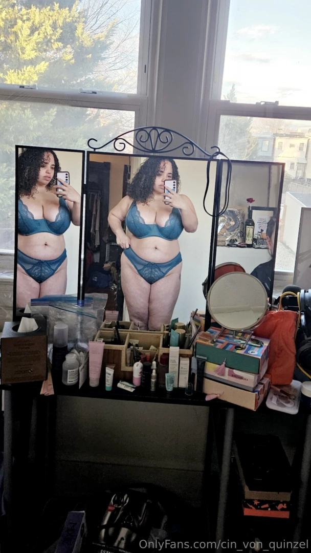 Starting off my week here with some selfies from dc had the part 6 