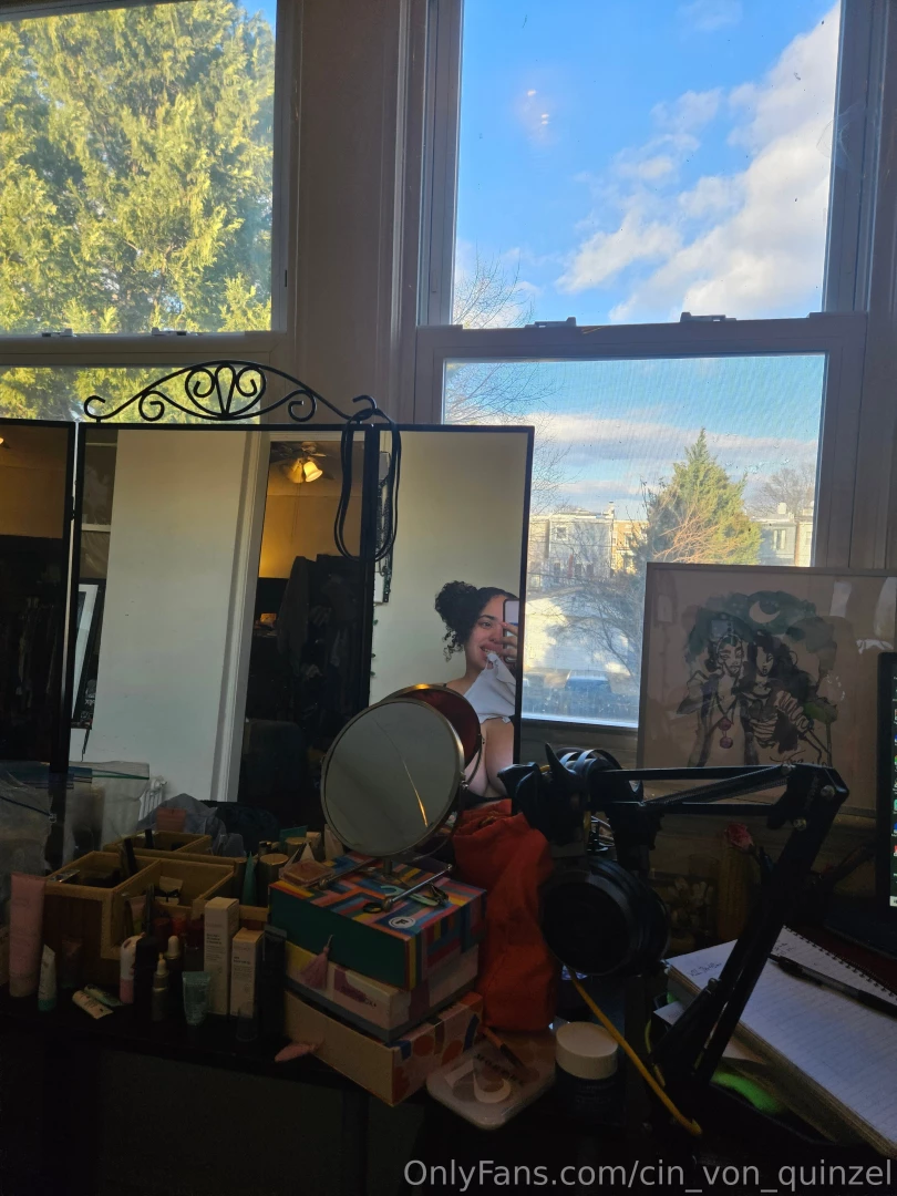 Live tonight at 9pm black amp torn white bunch of boob filled selfies part 9 