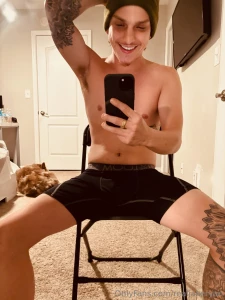 I do the freakiest shit in this chair lol if only these walls could