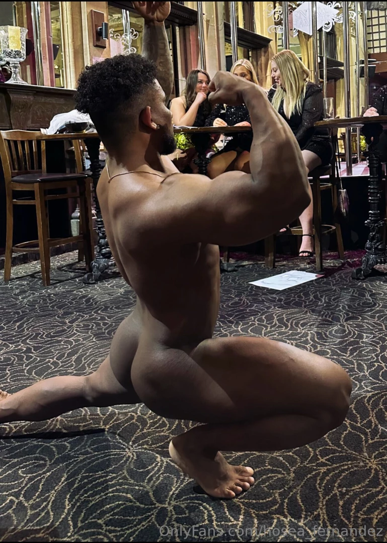 Strike me a pose they said nudelifedrawing 