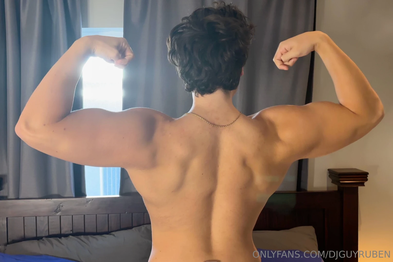 Those benson boone good looks had such a hot time worshipping 