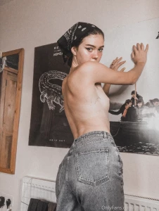 Art ignore the writing all over me did a lil video for instagram and part 5