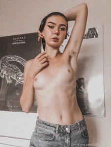 Art ignore the writing all over me did a lil video for instagram and part 7