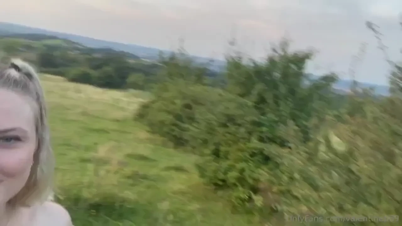 Je vous mets la bande annonce de la vid o qui sortira demain avec nico 