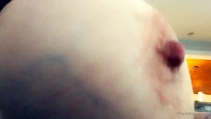 I assume this is what me riding d looks like just one titty hitting