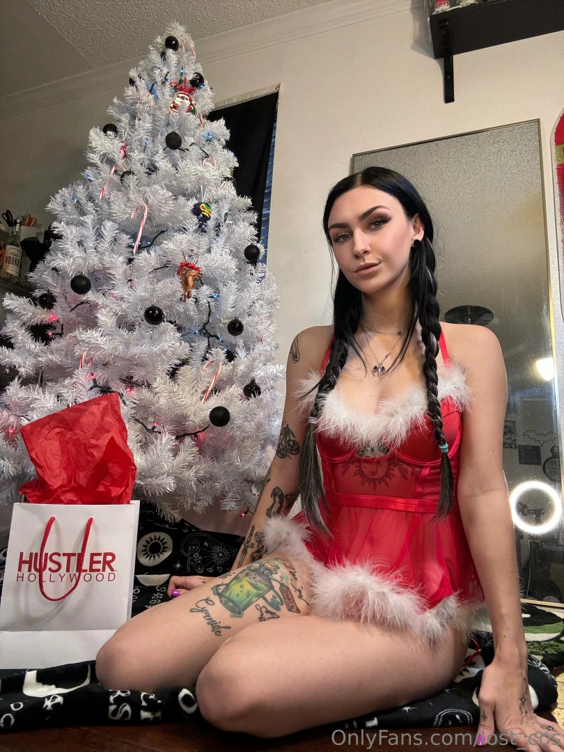 Feeling confident and sexy today i hope you like this christmas 