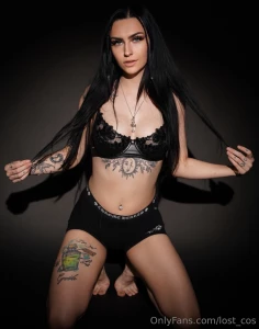 I m a full-time queen are you ready to bow down