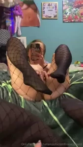 Swipe to spread my legs baby you can t resist obsessing over my body part 1