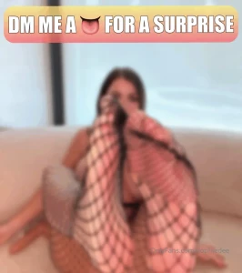 sophiedee - First to message me gets a gift in the inbox 