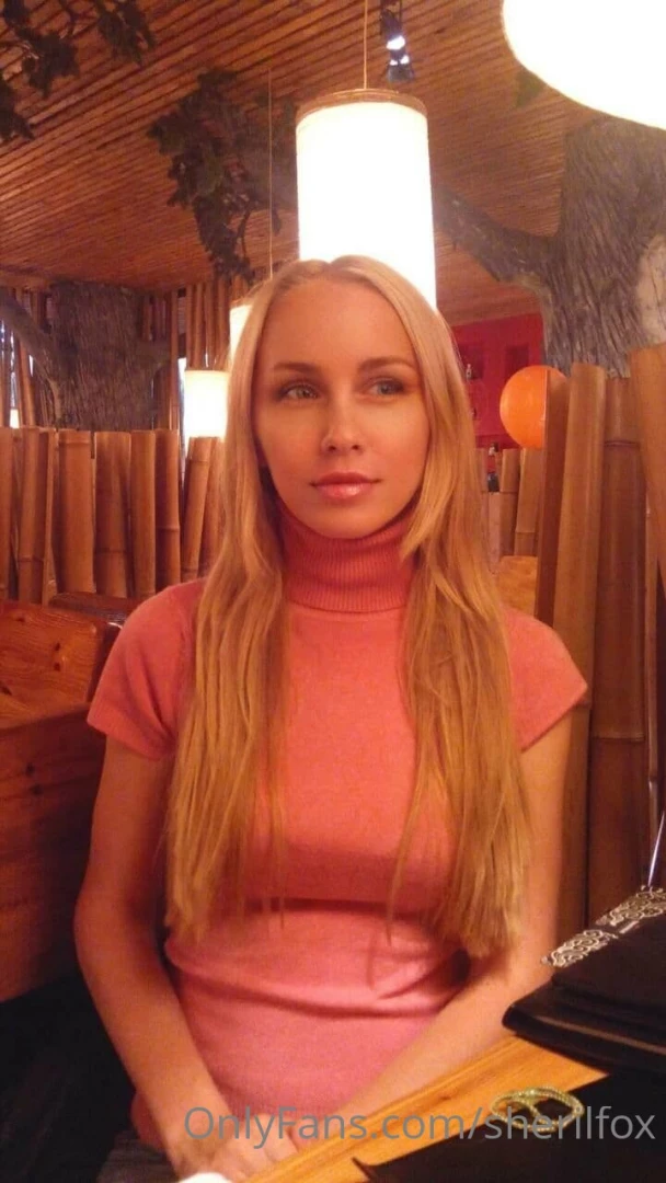 Do you like cozy warm cafes they have really good food 