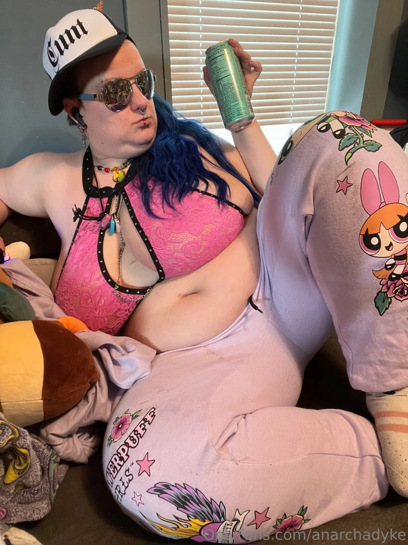 It s dirtbag dyke boyfriend here to vape drink monster and grab you part 10 