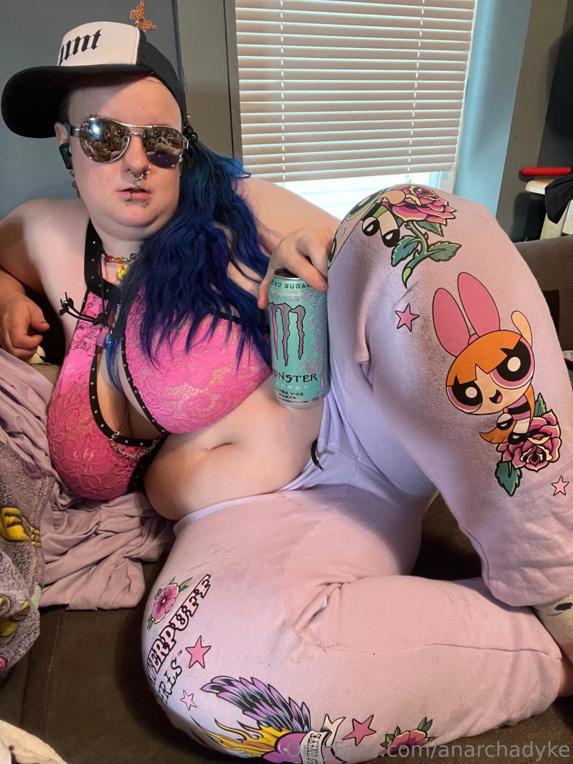 It s dirtbag dyke boyfriend here to vape drink monster and grab you part 5 