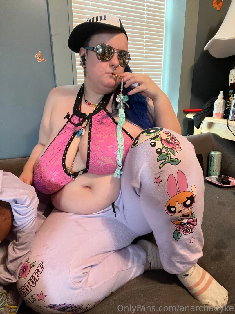 It s dirtbag dyke boyfriend here to vape drink monster and grab you part 15 