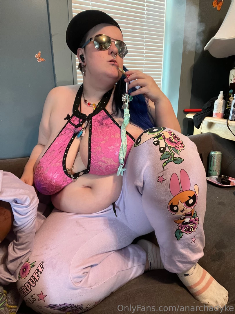 It s dirtbag dyke boyfriend here to vape drink monster and grab you part 11 