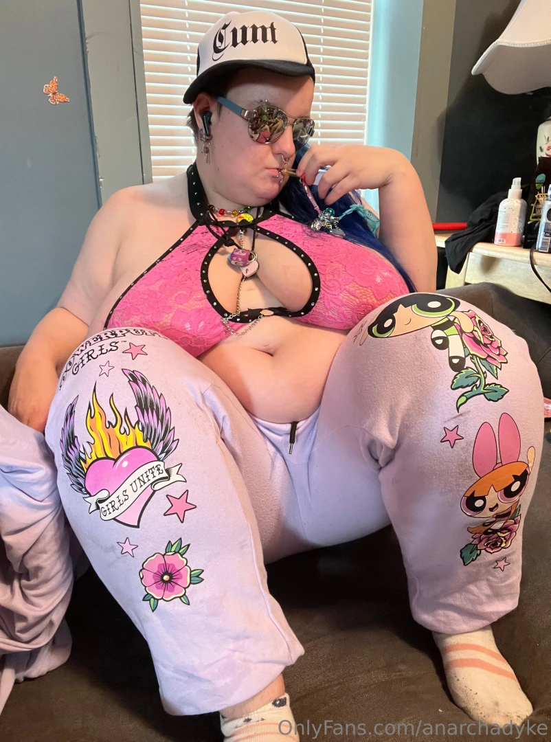 It s dirtbag dyke boyfriend here to vape drink monster and grab you part 16 