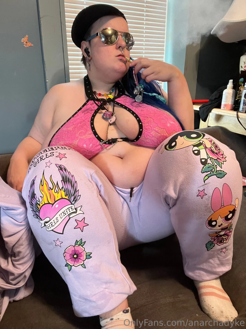 It s dirtbag dyke boyfriend here to vape drink monster and grab you part 2 