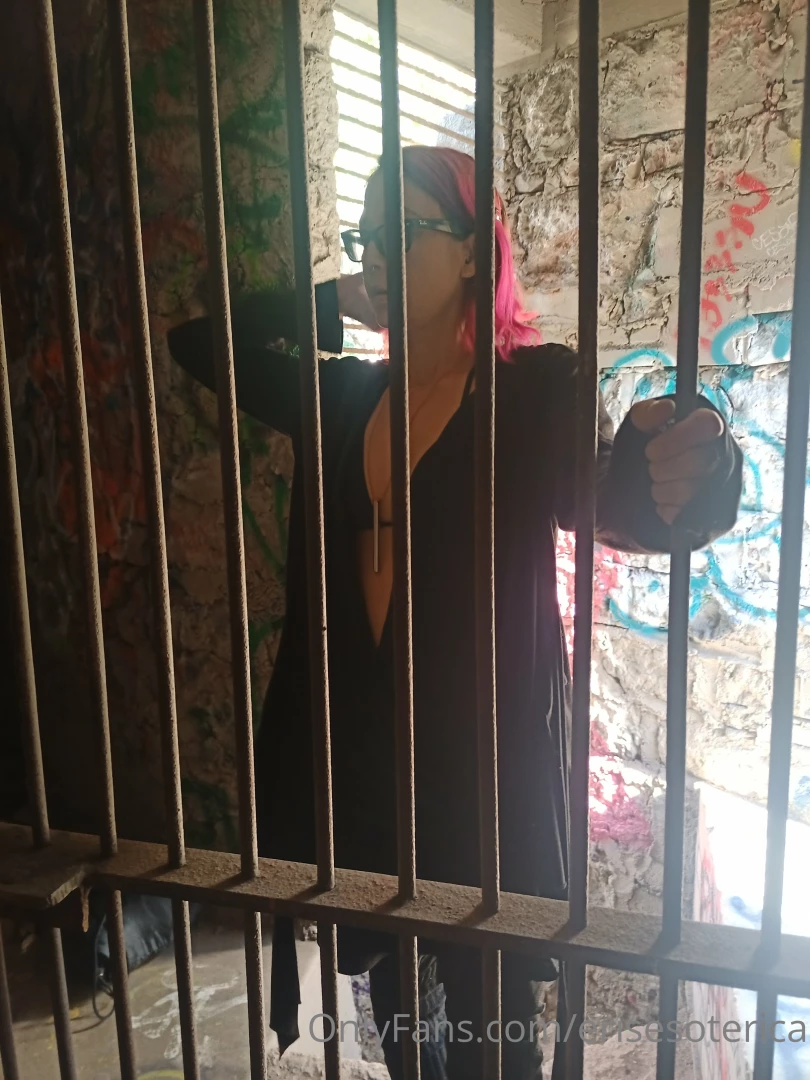 Need to go back here and check out the graffiti again 