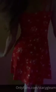 Guys who wants to see a full nude strip video you can just tip 10 on