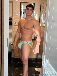 This bulge deserves a standing ovation