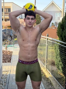 Who needs clothes when you ve got a ball and a bulge