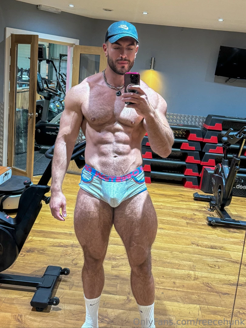 Can you handle a big man like me 